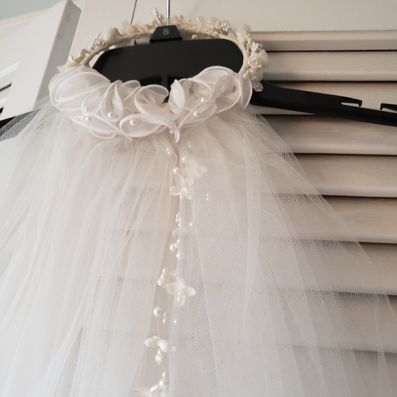 Communication Dress and head piece - Picture 6 of 6